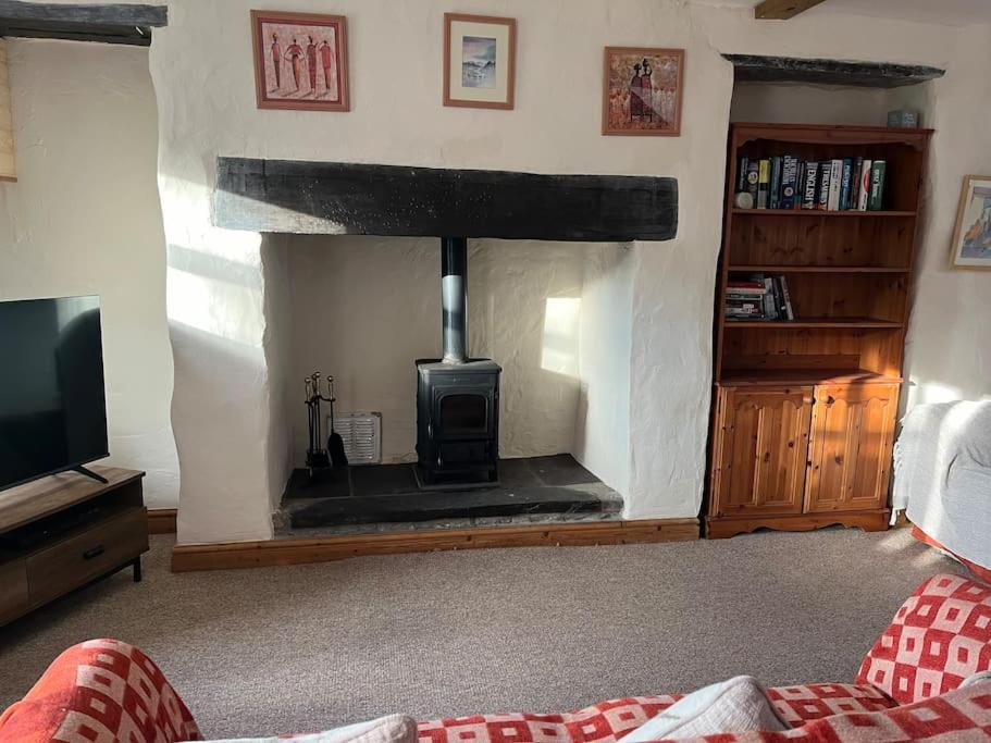 Bryn Rhedyn Cottage Cwm-y-glo エクステリア 写真